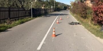 На Львівщині поліцейські зіткнулися з велосипедом: постраждав 11-річний хлопчик