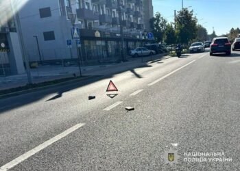 У Пустомитах автомобіль BMW збив 12-річну дівчинку: дитину госпіталізували