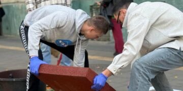 У Львові тестують пандус, який з’єднує паркомісце з тротуаром