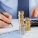 «Купимо потім»: чому українці відкладають великі покупки і що це означає для економіки