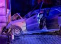 У Стрию водій на швидкості врізався у будинок і загинув: пасажирку затиснуло в авто