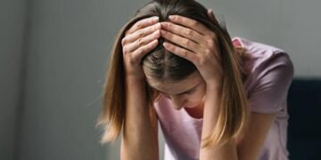 Осіння апатія: де закінчується сезонний спад настрою і починається проблема