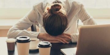 Як постійна втома маскується під лінь