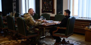 Київ відстає навіть від прифронтових областей: Зеленський готує зміни в управлінні столицею