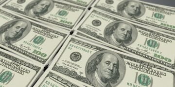 Офіційний курс гривні послабився до нового історичного мінімуму – 45,54 грн/$1
