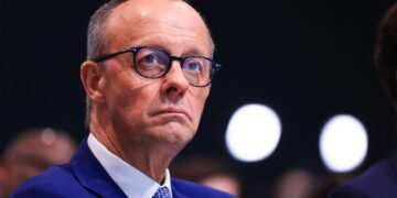 Канцлер Німеччини прибув до Києва з неоголошеним візитом