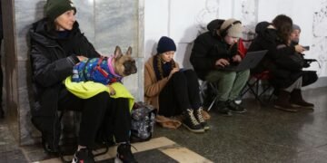 У Києві пролунали вибухи після оголошення загрози балістики