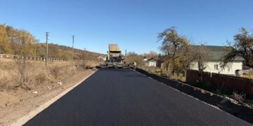 На Львівщині відновили дорогу, що веде до монастиря Святого Онуфрія
