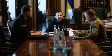 Ракети для ППО і боєприпаси для F-16: Зеленський вимагає до завтра новий графік постачання