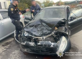 На Львівщині зіткнулися чотири автомобілі: травмувалися двоє дітей і чоловік, – ФОТО