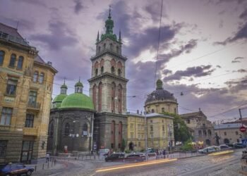 Десять цікавих фактів про вулицю Підвальну у Львові: від середньовічних фортець до книжкового ринку