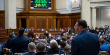 Давидюк пропонує перенести засідання Ради в метро: “будемо сидіти вночі”