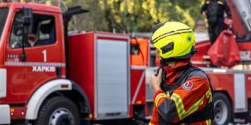 У Харкові після атаки російського дрона горить медзаклад, є поранені