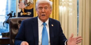 Трамп підписав указ про 500% мита на товари з РФ і призупинення частини санкцій, у Конгресі заявили про поступки Путіну