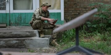 Маск злякався удару РФ по Starlink і наполягає на цивільному використанні супутників
