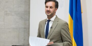 Україна готова до п’яти форматів припинення вогню та чекає на згоду Москви, – МЗС