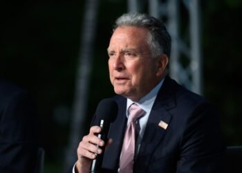 Завершити війну до зими: Віткофф розповів про переговори США, Європи та України