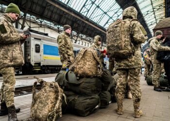 Воєнний стан та мобілізацію в Україні знову продовжать: яка нова дата