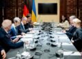 Порошенко обговорив із канцлером Німеччини Мерцем ситуацію на фронті, підтримку України та євроінтеграцію