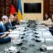 Порошенко обговорив із канцлером Німеччини Мерцем ситуацію на фронті, підтримку України та євроінтеграцію